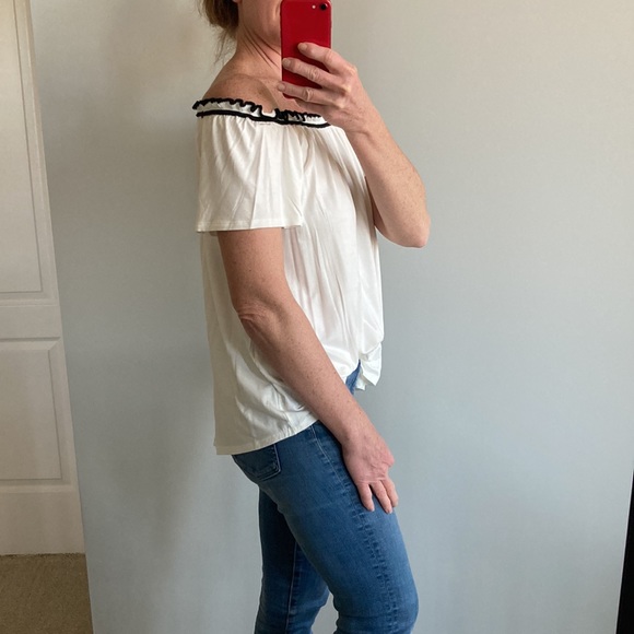 White Off The Shoulder Top - Picture 4 of 10